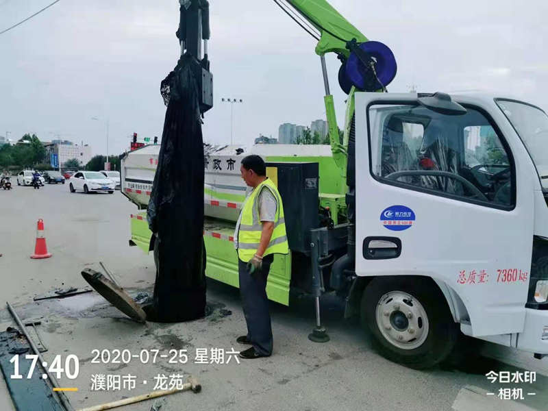 國(guó)六藍(lán)牌清淤車 抓斗車