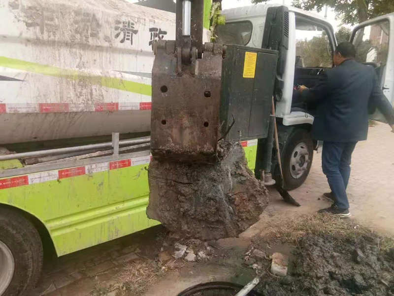 國(guó)六藍(lán)牌清淤車 抓斗車