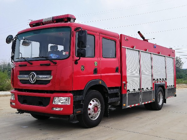 東風(fēng)7噸泡沫消防車