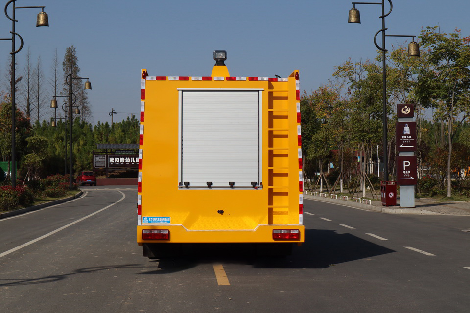 江鈴工程救險(xiǎn)車