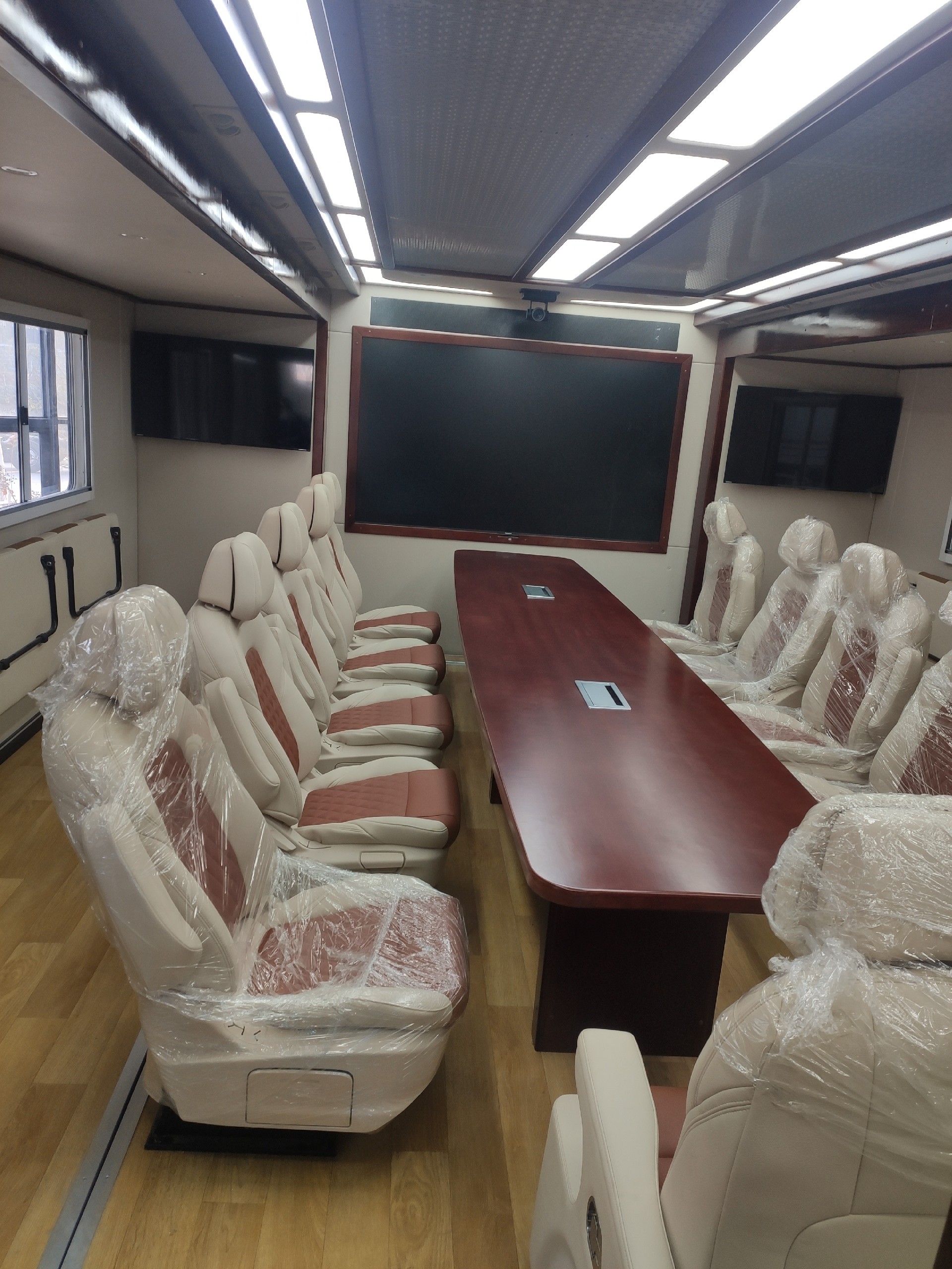 大型會議指揮車