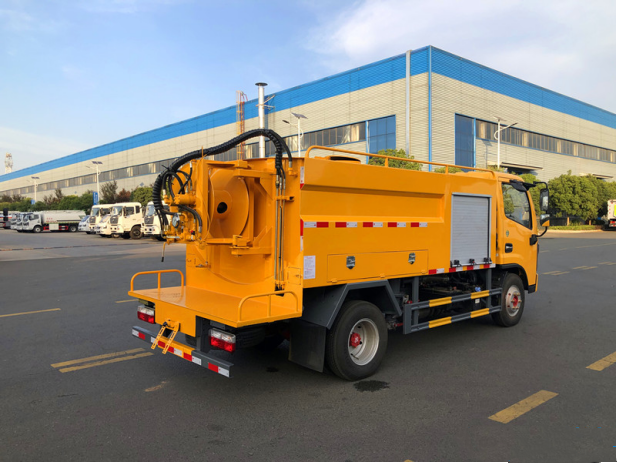 東風4.5方藍牌高壓清洗車
